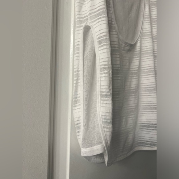 3/$10 🏷️ Athleta Workout Tank - Picture 3 of 8